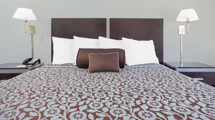 Days Inn Market Center Dallas Room