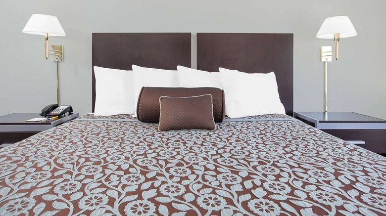 <b>Days Inn Market Center Dallas Room</b>. Images powered by <a href="https://iceportal.shijigroup.com/" title="IcePortal" target="_blank">IcePortal</a>.