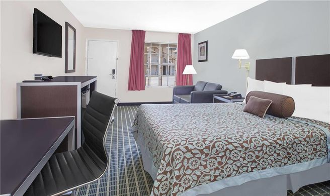 Days Inn Market Center Dallas Room