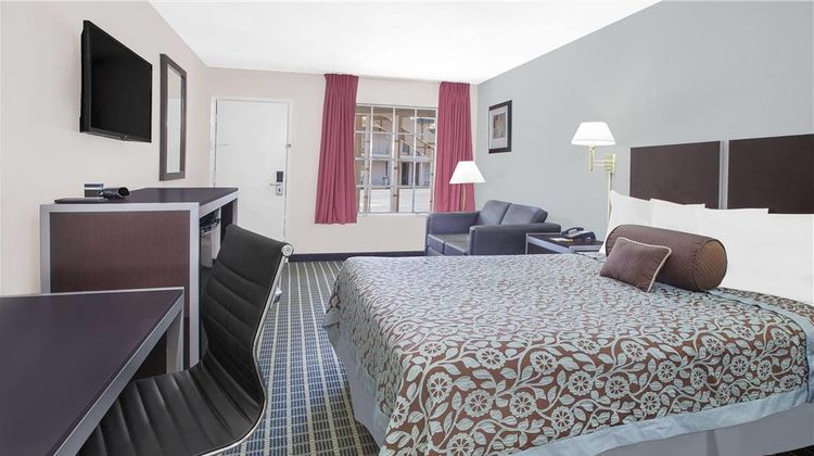 Days Inn Market Center Dallas Room