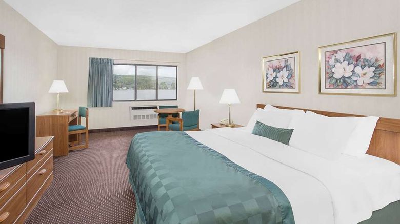 <b>Ramada by Wyndham Hancock Waterfront Room</b>. Images powered by <a href="https://iceportal.shijigroup.com/" title="IcePortal" target="_blank">IcePortal</a>.