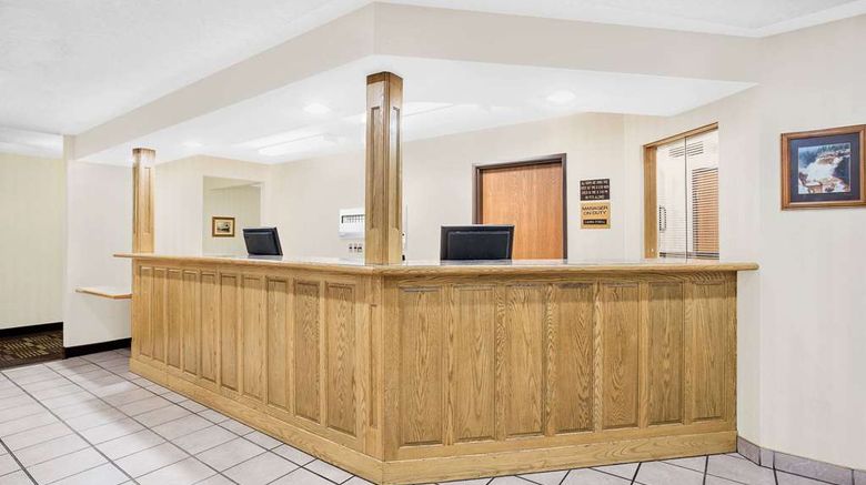 <b>Ramada by Wyndham Hancock Waterfront Lobby</b>. Images powered by <a href="https://iceportal.shijigroup.com/" title="IcePortal" target="_blank">IcePortal</a>.