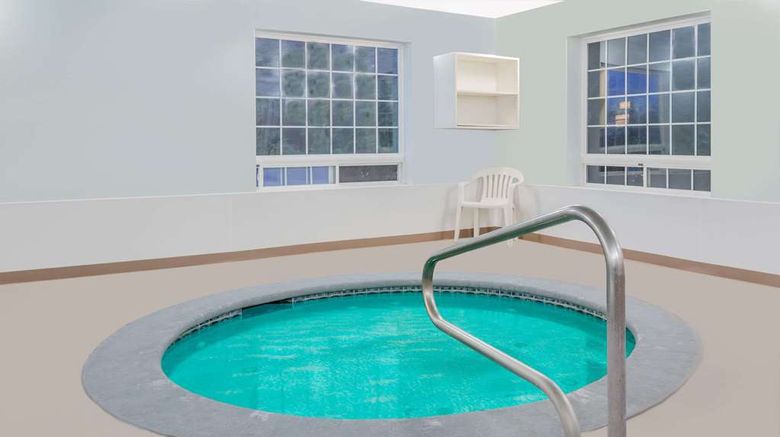<b>Days Inn Ocean Shores Pool</b>. Images powered by <a href="https://iceportal.shijigroup.com/" title="IcePortal" target="_blank">IcePortal</a>.