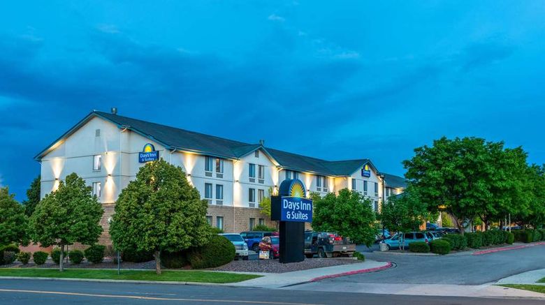 <b>Days Inn & Suites Denver Intl Airport Exterior</b>. Images powered by <a href="https://iceportal.shijigroup.com/" title="IcePortal" target="_blank">IcePortal</a>.