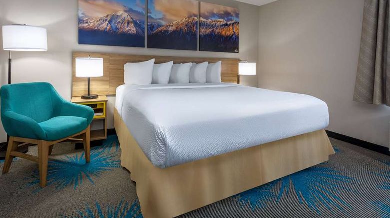 <b>Days Inn & Suites Denver Intl Airport Room</b>. Images powered by <a href="https://iceportal.shijigroup.com/" title="IcePortal" target="_blank">IcePortal</a>.