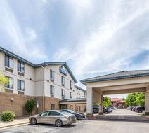 Days Inn & Suites Denver Intl Airport Exterior