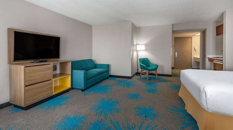 <b>Days Inn & Suites Denver Intl Airport Suite</b>. Images powered by <a href="https://iceportal.shijigroup.com/" title="IcePortal" target="_blank">IcePortal</a>.