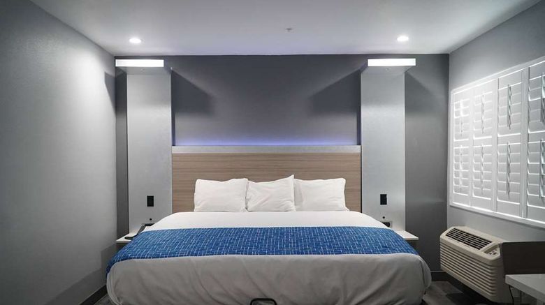 <b>Travelodge Whittier Room</b>. Images powered by <a href="https://iceportal.shijigroup.com/" title="IcePortal" target="_blank">IcePortal</a>.
