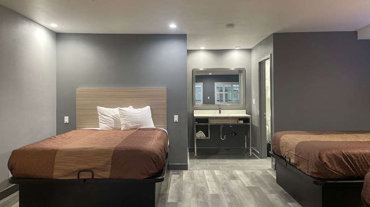 Travelodge Whittier Room