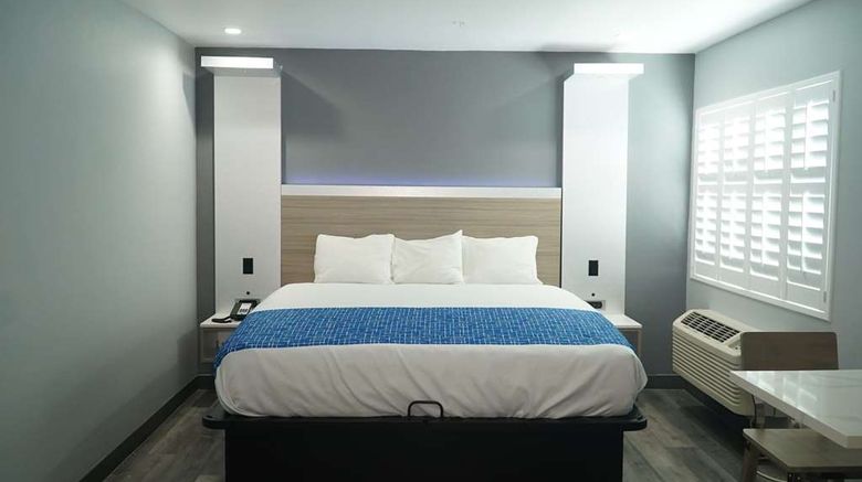 <b>Travelodge Whittier Room</b>. Images powered by <a href="https://iceportal.shijigroup.com/" title="IcePortal" target="_blank">IcePortal</a>.