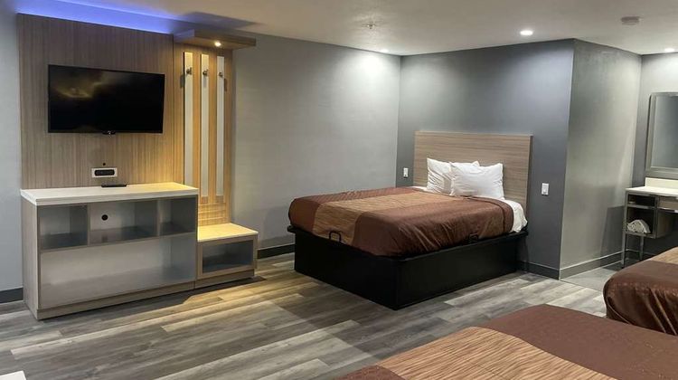 Travelodge Whittier Room
