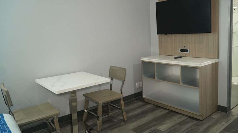 <b>Travelodge Whittier Room</b>. Images powered by <a href="https://iceportal.shijigroup.com/" title="IcePortal" target="_blank">IcePortal</a>.