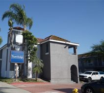 Travelodge Whittier Exterior