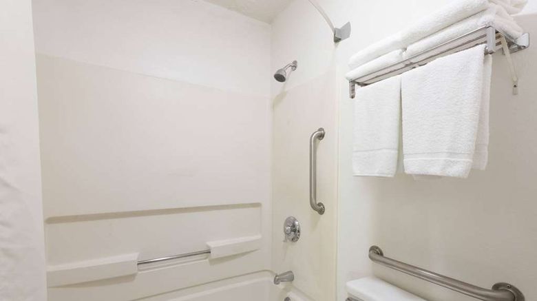 <b>Super 8 Coshocton Roscoe Village Room</b>. Images powered by <a href="https://iceportal.shijigroup.com/" title="IcePortal" target="_blank">IcePortal</a>.