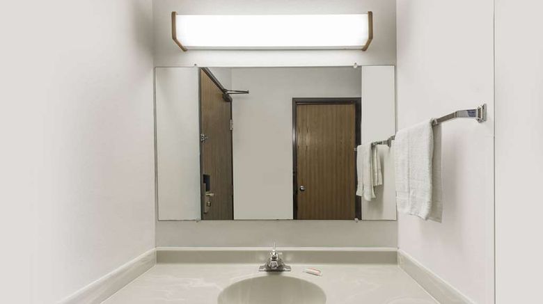 <b>Super 8 Coshocton Roscoe Village Room</b>. Images powered by <a href="https://iceportal.shijigroup.com/" title="IcePortal" target="_blank">IcePortal</a>.