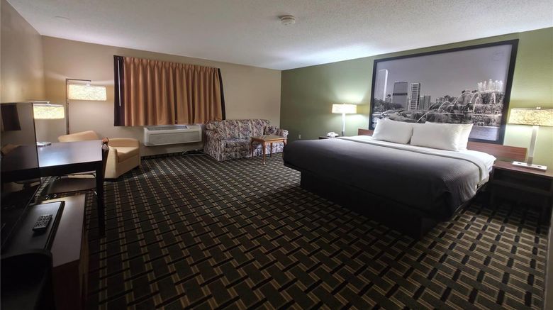 <b>Super 8 Coshocton Roscoe Village Room</b>. Images powered by <a href="https://iceportal.shijigroup.com/" title="IcePortal" target="_blank">IcePortal</a>.