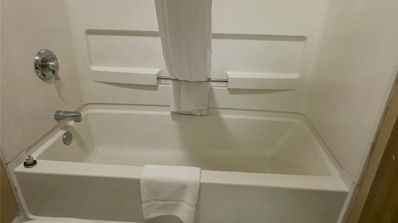 <b>Super 8 Coshocton Roscoe Village Room</b>. Images powered by <a href="https://iceportal.shijigroup.com/" title="IcePortal" target="_blank">IcePortal</a>.
