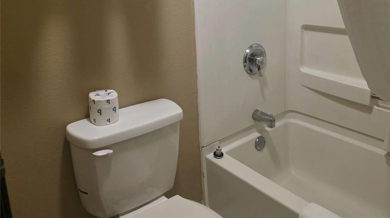 <b>Super 8 Coshocton Roscoe Village Room</b>. Images powered by <a href="https://iceportal.shijigroup.com/" title="IcePortal" target="_blank">IcePortal</a>.