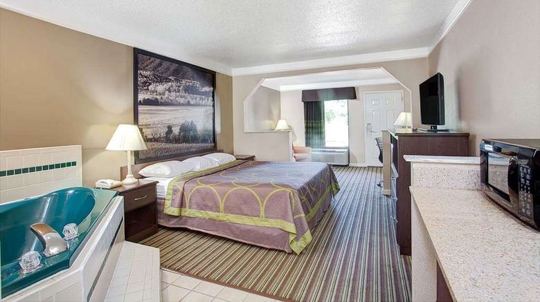 <b>Super 8 Knoxville East Suite</b>. Images powered by <a href="https://iceportal.shijigroup.com/" title="IcePortal" target="_blank">IcePortal</a>.