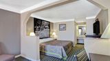 Super 8 Knoxville East Suite