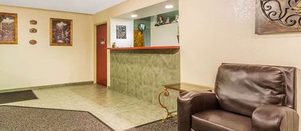 Super 8 Greeley Lobby
