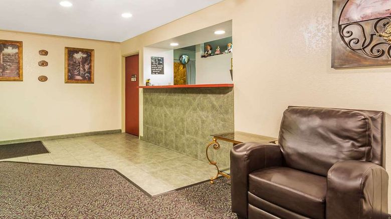 <b>Super 8 Greeley Lobby</b>. Images powered by <a href="https://iceportal.shijigroup.com/" title="IcePortal" target="_blank">IcePortal</a>.