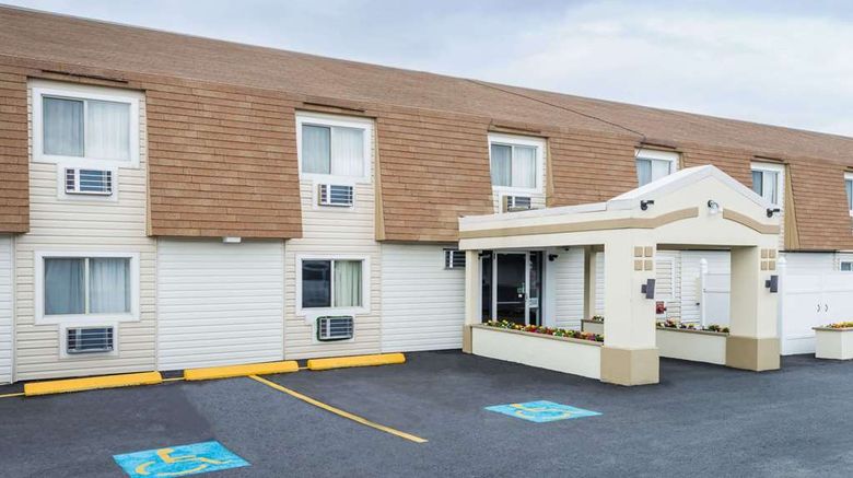 Super 8 Bangor Exterior. Images powered by <a href="https://iceportal.shijigroup.com" target="_blank" rel="noopener">Ice Portal</a>.