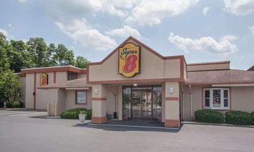 Super 8 Carlisle North