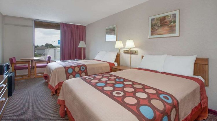 Super 8 Carlisle North Room