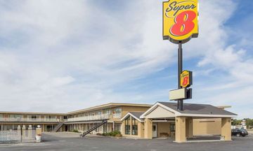 Super 8 Wells