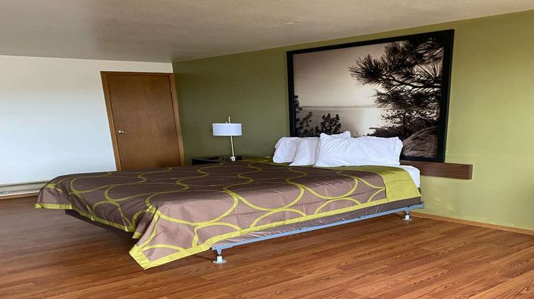 <b>Super 8 Wells Room</b>. Images powered by <a href="https://iceportal.shijigroup.com/" title="IcePortal" target="_blank">IcePortal</a>.