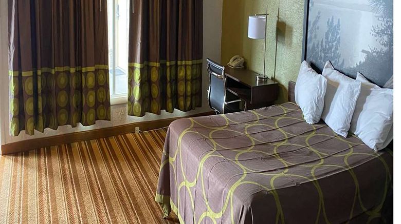 <b>Super 8 Wells Room</b>. Images powered by <a href="https://iceportal.shijigroup.com/" title="IcePortal" target="_blank">IcePortal</a>.