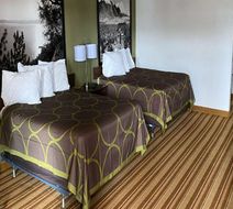 Super 8 Wells Room