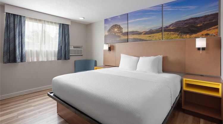 Days Inn Omaha/West Dodge Suite