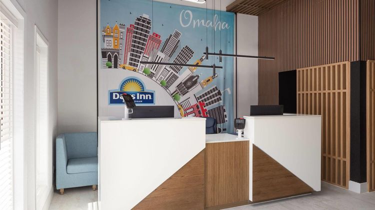 Days Inn Omaha/West Dodge Lobby
