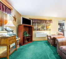 Super 8 Trinidad Lobby