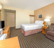 Howard Johnson Tillsonburg Room