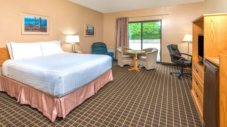 Howard Johnson Tillsonburg Room
