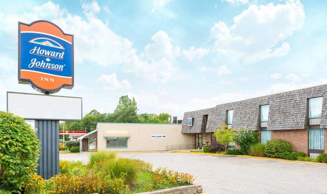 Howard Johnson Tillsonburg Exterior
