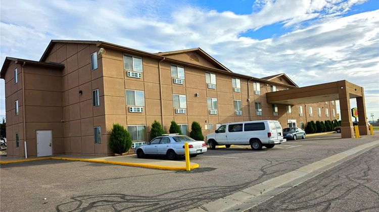 Super 8 Henderson North East Denver Exterior