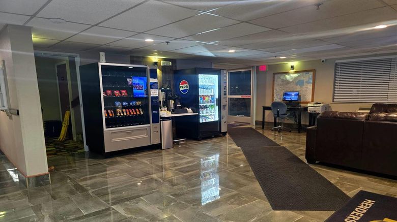 <b>Super 8 Henderson North East Denver Lobby</b>. Images powered by <a href="https://iceportal.shijigroup.com/" title="IcePortal" target="_blank">IcePortal</a>.