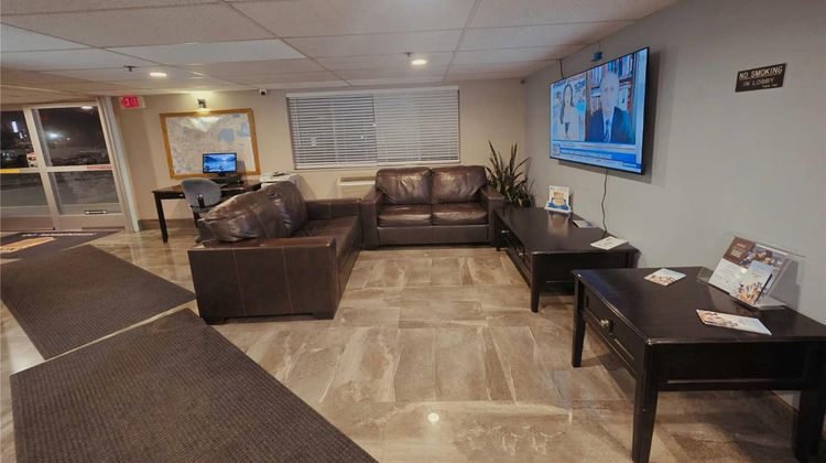 Super 8 Henderson North East Denver Lobby