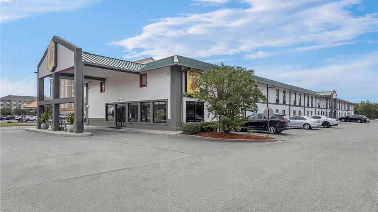 Super 8 Valdosta/Conf Center Area Exterior