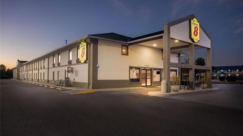<b>Super 8 Valdosta/Conf Center Area Exterior</b>. Images powered by <a href="https://iceportal.shijigroup.com/" title="IcePortal" target="_blank">IcePortal</a>.