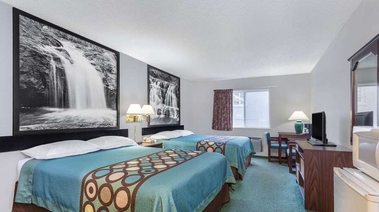 <b>Super 8 Reedsburg Room</b>. Images powered by <a href="https://iceportal.shijigroup.com/" title="IcePortal" target="_blank">IcePortal</a>.