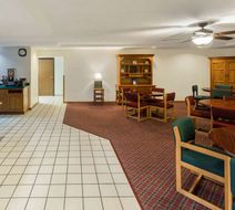 Super 8 Reedsburg Lobby