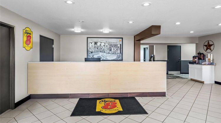 Super 8 Farmington Lobby