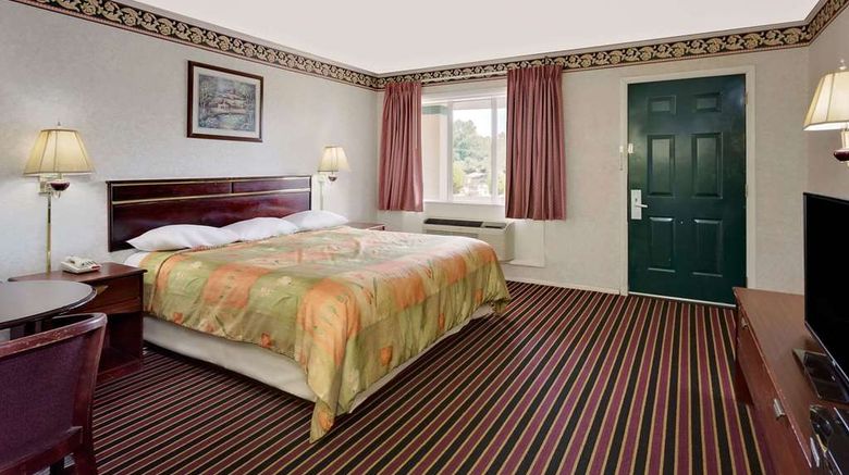 <b>Knights Inn Madison Heights Lynchburg Room</b>. Images powered by <a href="https://iceportal.shijigroup.com/" title="IcePortal" target="_blank">IcePortal</a>.