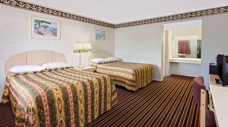 <b>Knights Inn Madison Heights Lynchburg Room</b>. Images powered by <a href="https://iceportal.shijigroup.com/" title="IcePortal" target="_blank">IcePortal</a>.