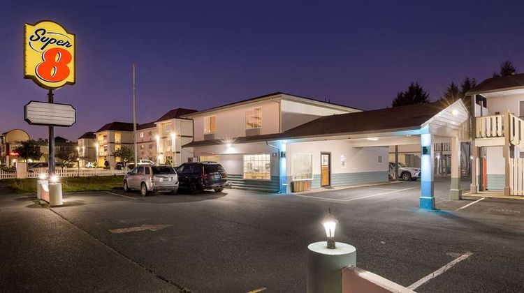 Super 8 Crescent City Exterior